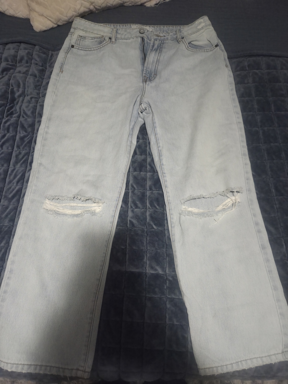Relaxed Light Wash Distressed Women's Jeans